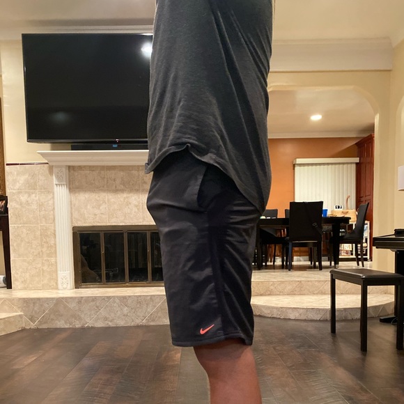 Nike Dri-Fit - Picture 2 of 4